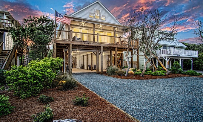 Surf City House | The Best Surf City has to offer! 2nd Row, Private Pool, and Perfectly Maintained