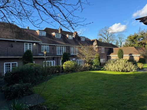 Garden Suburb House | The Bishop