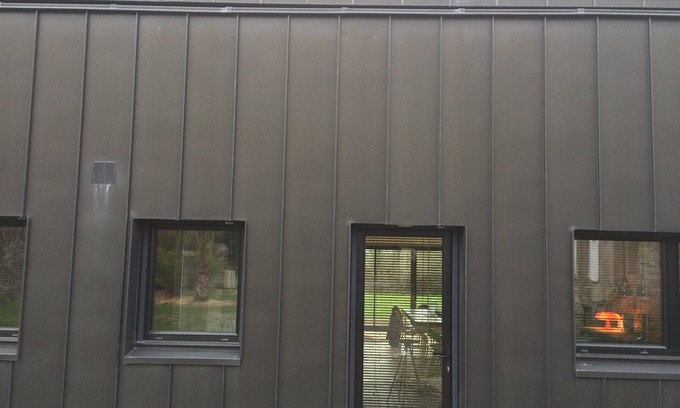 Agon-Coutainville House | The black house on the golf j