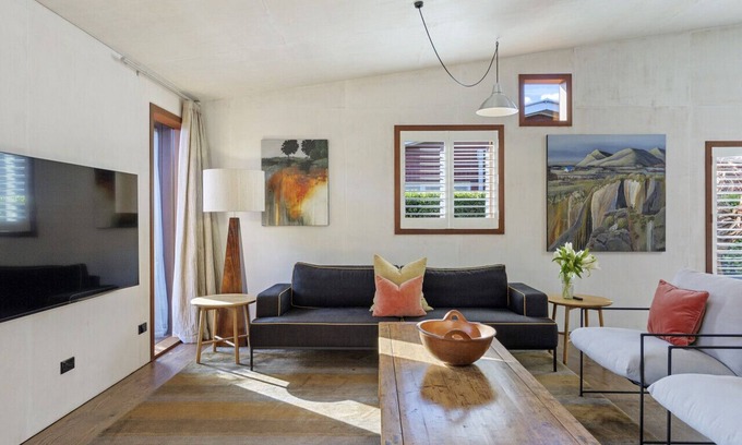 Merivale House | The Black Hut Merivale