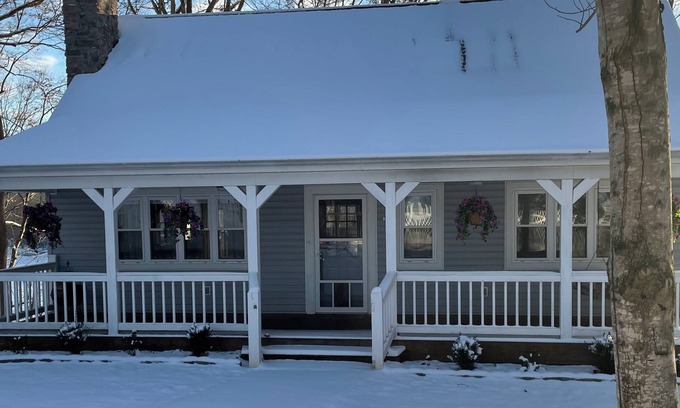 Glasgow House | The Blue Door Lakeside