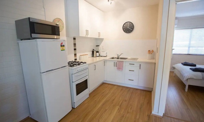 Shenton Park Apartment | The Blue Door Villa 2