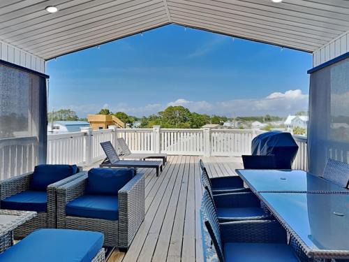 Holiday Beach House | The Blue Pearls