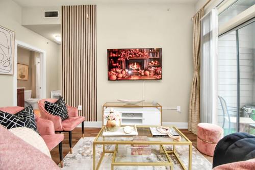 South Main Apartment | The Blush Haus* Pool View* NRG* TX Med Center