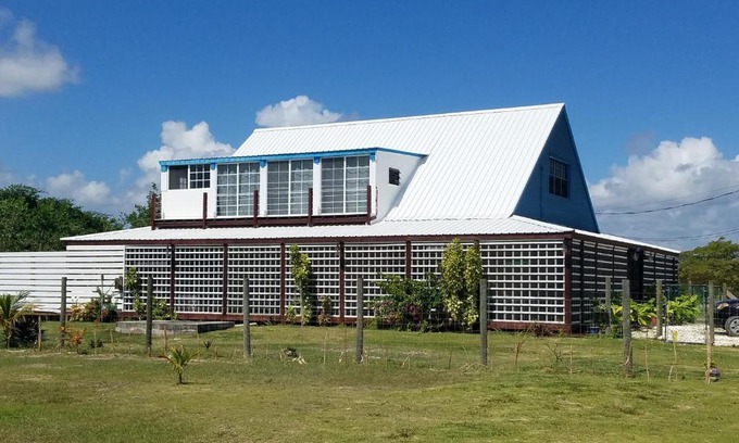 Vista Del Mar Bed & Breakfast | The BNB on Triggerfish Close to the airport