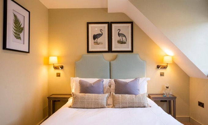 Henley Bed & Breakfast | The Bottle & Glass Inn - Barn View - Room 2
