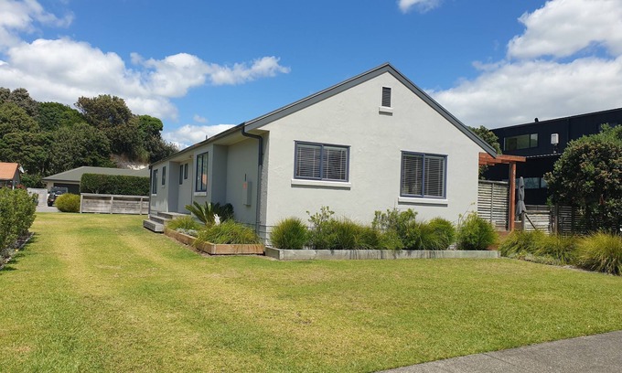 Bowentown House | The Boulevard Bach - 2 min walk to the beach
