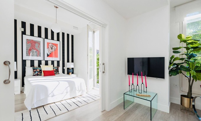 Centro - Sagrario Apartment | The Bowery Granada