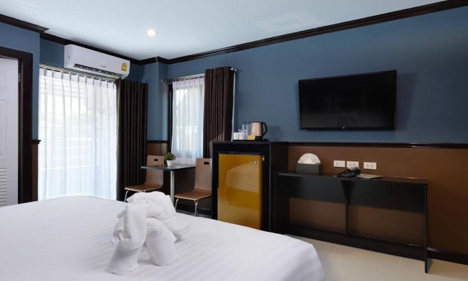 Lat Phrao Hotel | The Breton Hotel Media