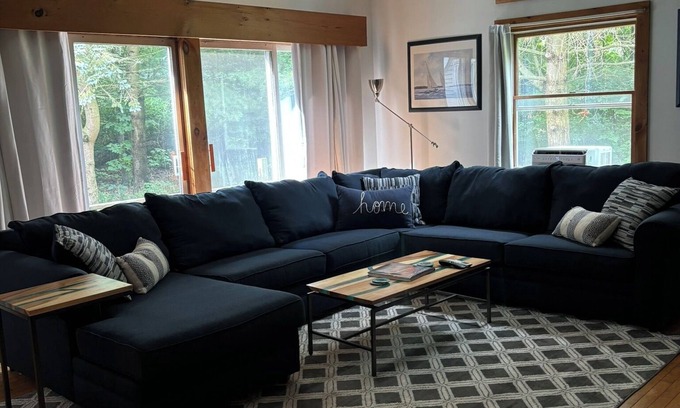 Clayton Cottage | The Brewster Cottage - Charming 4-bedroom cottage in Clayton with AC