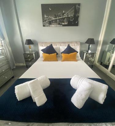 Burton on Trent House | The Brook House - Spacious 3 Bed Home From Home in Burton