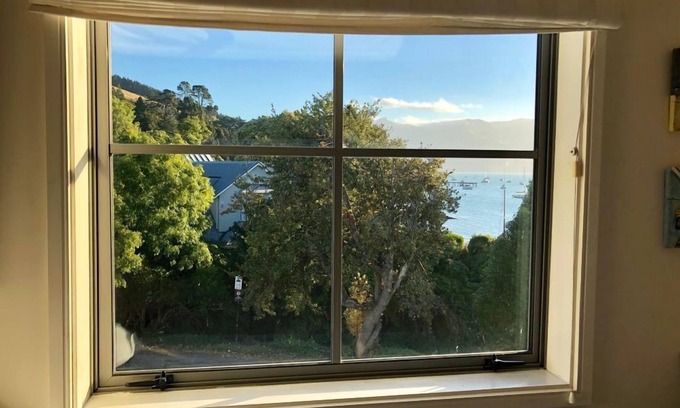 Akaroa Apartment | The Bruce Waterfront Apartments by AVI