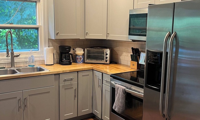 Sharpsburg Cabin | The Burrow at Burr Oak - 3 BR 2 Bath Perfect Getaway Cabin