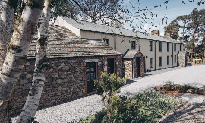 Troutbeck Cottage | THE BYRE, with a garden in Troutbeck