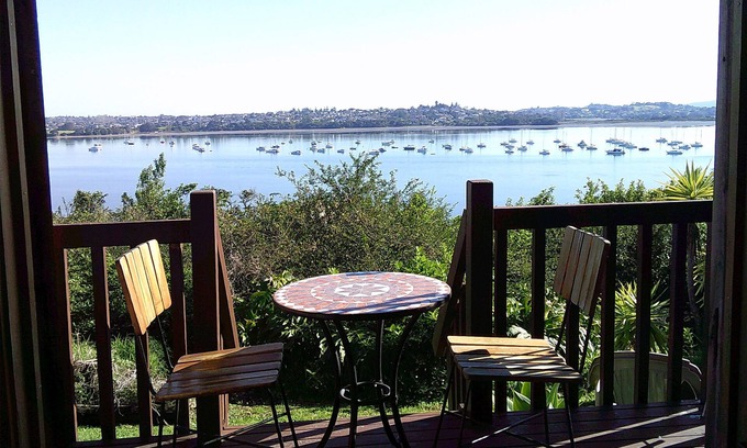 Auckland Cottage | The Cabana Half Moon Bay Quiet Private Setting with Panoramic Sea views