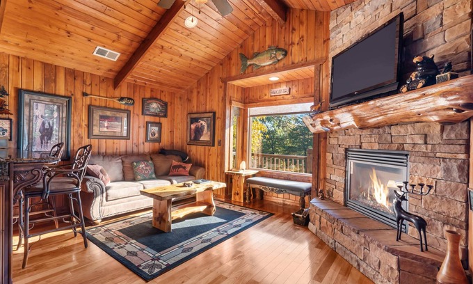 Branson Theater District Cabin | The Cabin at Rock Canyon + 2 Free Tickets