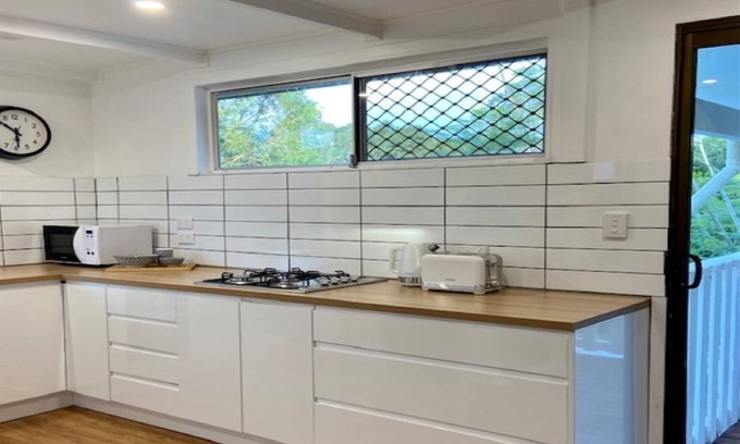 Kiels Mountain Cabin | The Cabin on acreage, 20 minutes to Sunshine Coast shops and beaches