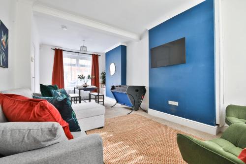 Caerphilly House | The Caerphilly Hideaway – Modern 3-Bed Escape