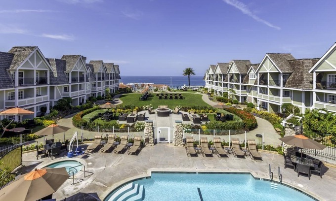 Carlsbad Village Resort | The Carlsbad Inn 1 Bedroom Sleeps 4