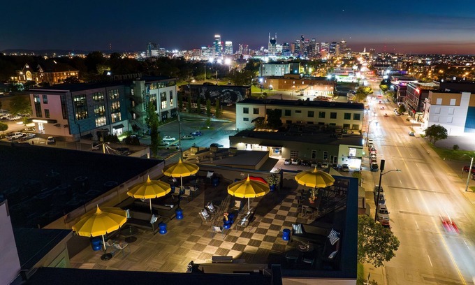 Historic Edgefield Apartment | The Carter 202 by Avantstay 1BR Balcony