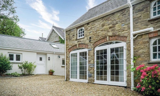Ludchurch House | The Carthouse - 1 Bedroom Cottage - Princes Gate