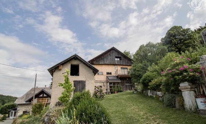 Corbel House | THE CHARMI'S LITTLE WOODEN COTTAGE