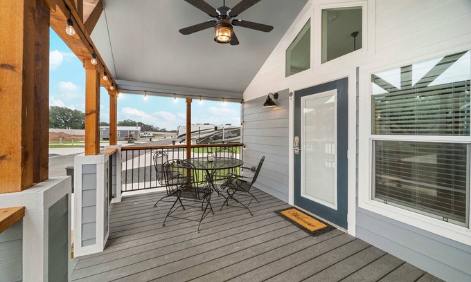 Fredericksburg Cottage | The Charming Chayil Cottage - 046