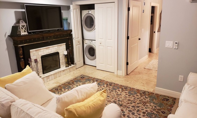 Sanford Apartment | The Chef's Suite@Park Place Inn