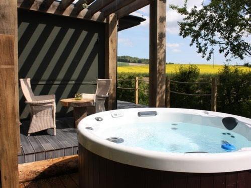 Wallingford Cabin | The Chilterns View