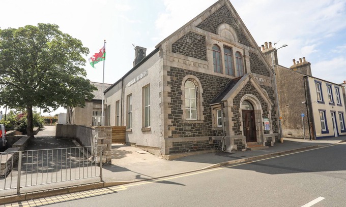 Holyhead House | THE CHURCH, pet friendly, character holiday cottage in Holyhead