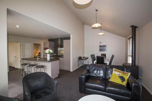 Martinborough Hotel | The Claremont Motel