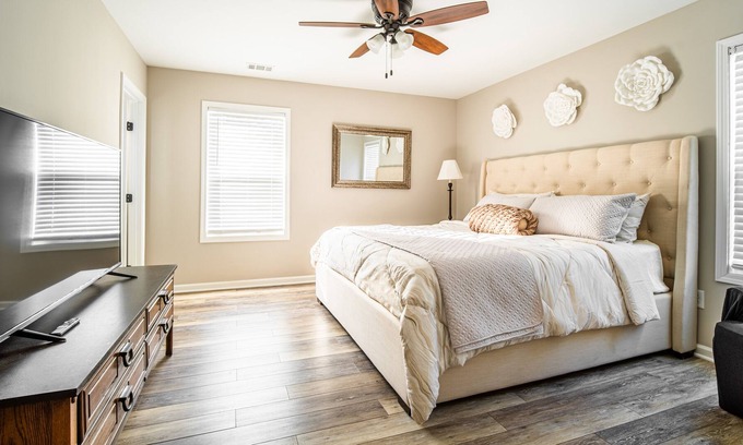 Keowee House | The Clemson Cottage | 3.6mi to Football Stadium