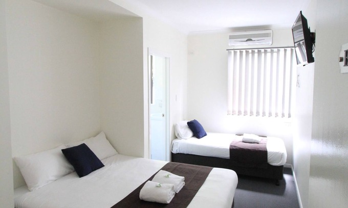 Kangaroo Point House | The Cliff House