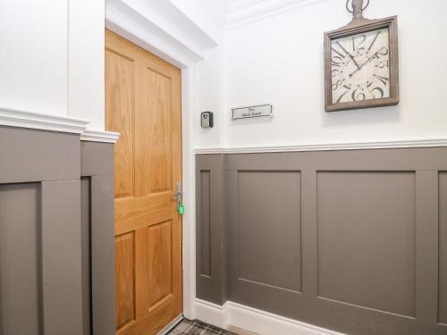 Keith Apartment | The Clock Tower at The Institute Executive Apartments