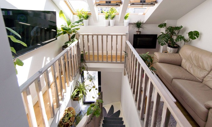 Pembroke Dock Cottage | THE COACH HOUSE, family friendly in Pembroke Dock