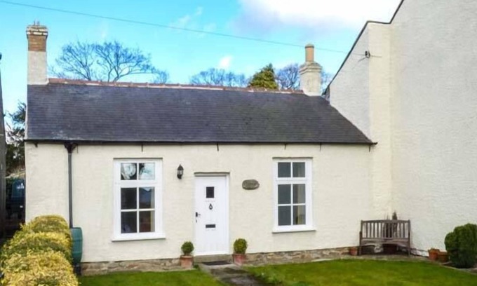 Ovington Cottage | THE CONIFERS, romantic, character holiday cottage in Ovington