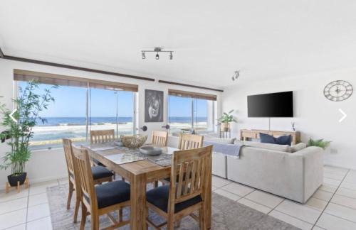 Bloubergstrand Apartment | The Continental Sea Spray