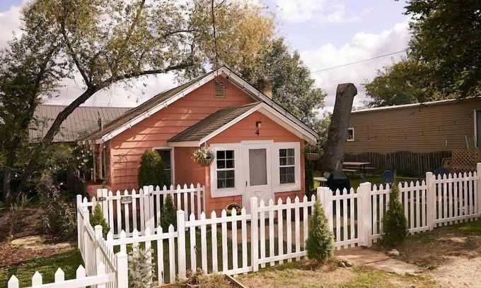 Antioch Cottage | The Coral Cottage