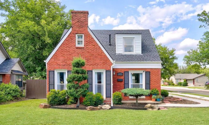 Norman Cottage | The Corner Cottage