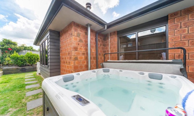 Taupo House | The Corner Haven - Taupo