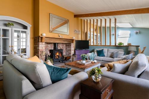 Dawlish House | The Cottage - Characterful, coastal family home with new hot tub