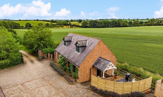 Kelmarsh House | The Cottage - Luxury Romantic Retreat in Idyllic Rural Location