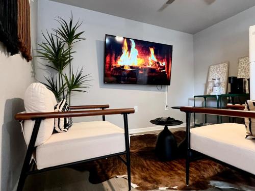 South Overton Apartment | The Cottage Tavern- w Smoothie's Bar NR Tech