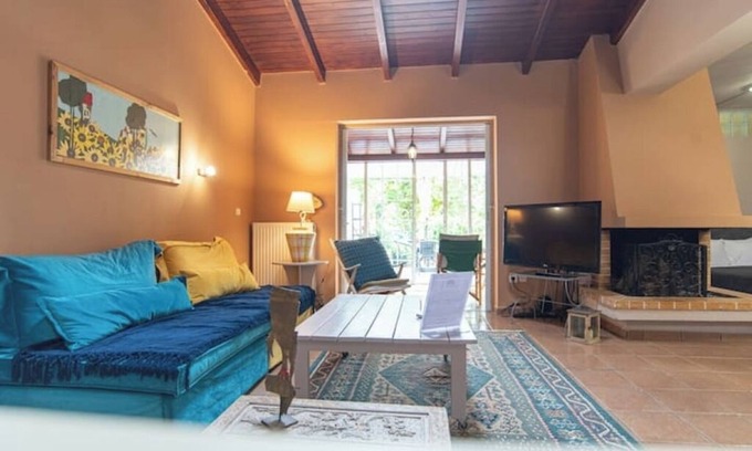 Kifisia Apartment | the Country ArtHS Retreatnn