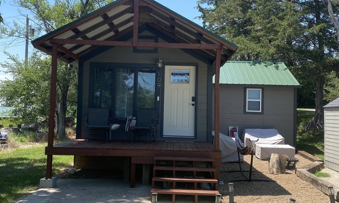 Scandia Cottage | The Country Cottage. A cozy 1bed/1bath in the small country town of Scandia, KS.