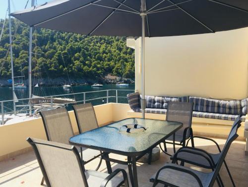 Frourion Villa | The Cove Assos