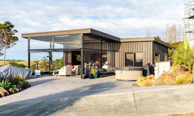 Waipu House | The Cove Retreat - Mangawhai Holiday Home