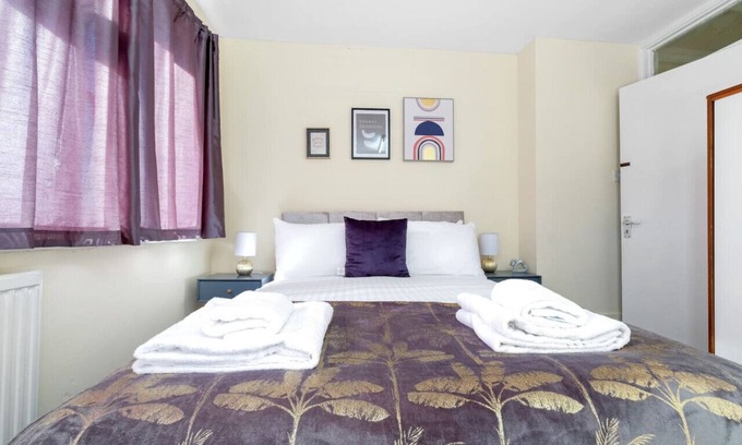 Heston West House | The Covent way House