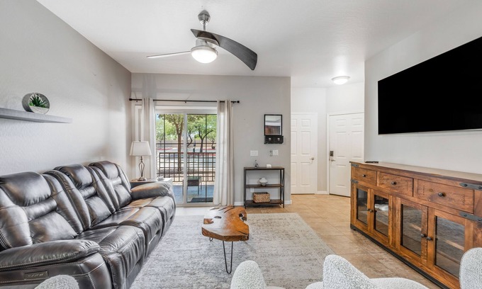 East Mesa Condo | The Coyote Den: King Suite, 2 sparkling pools, ground floor