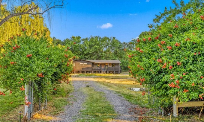 Cornville House | The Creek House Pool & Spa + Oak Creek Access